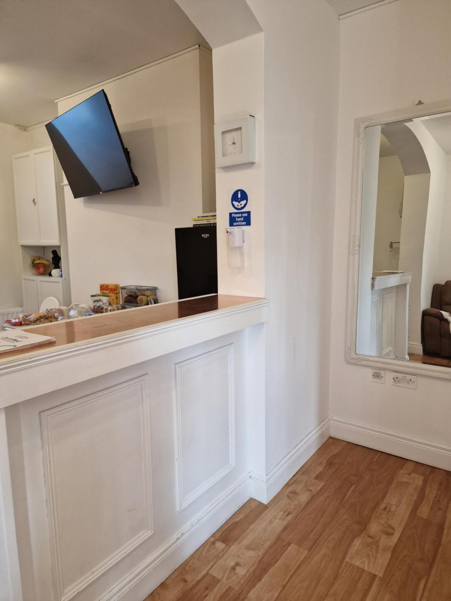 Ostello Aunty Katie'S House, Ni Tourist Board Certified & Located On The Main Oldpark Road To Belfast, With Free Continental Breakfast & Free Ultra Fast Sky Internet, Free Sky Sports & Free Sky Cinema, Self-Check In After 10Pm Gmt Esterno foto