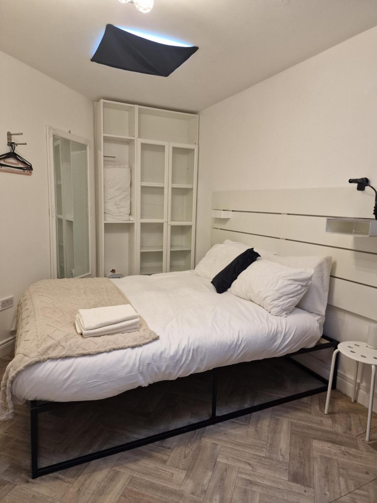 Ostello Aunty Katie'S House, Ni Tourist Board Certified & Located On The Main Oldpark Road To Belfast, With Free Continental Breakfast & Free Ultra Fast Sky Internet, Free Sky Sports & Free Sky Cinema, Self-Check In After 10Pm Gmt Esterno foto