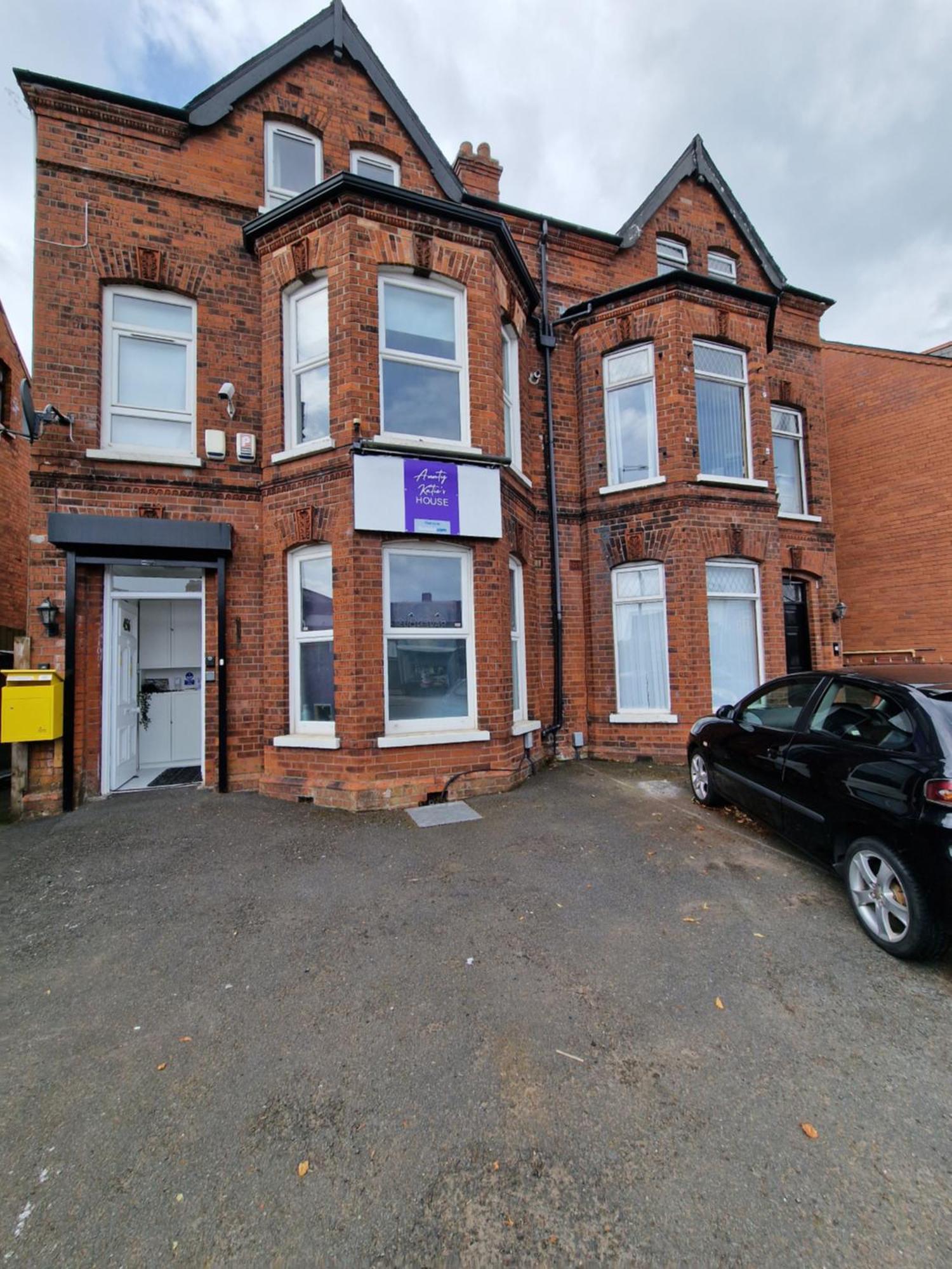 Ostello Aunty Katie'S House, Ni Tourist Board Certified & Located On The Main Oldpark Road To Belfast, With Free Continental Breakfast & Free Ultra Fast Sky Internet, Free Sky Sports & Free Sky Cinema, Self-Check In After 10Pm Gmt Esterno foto