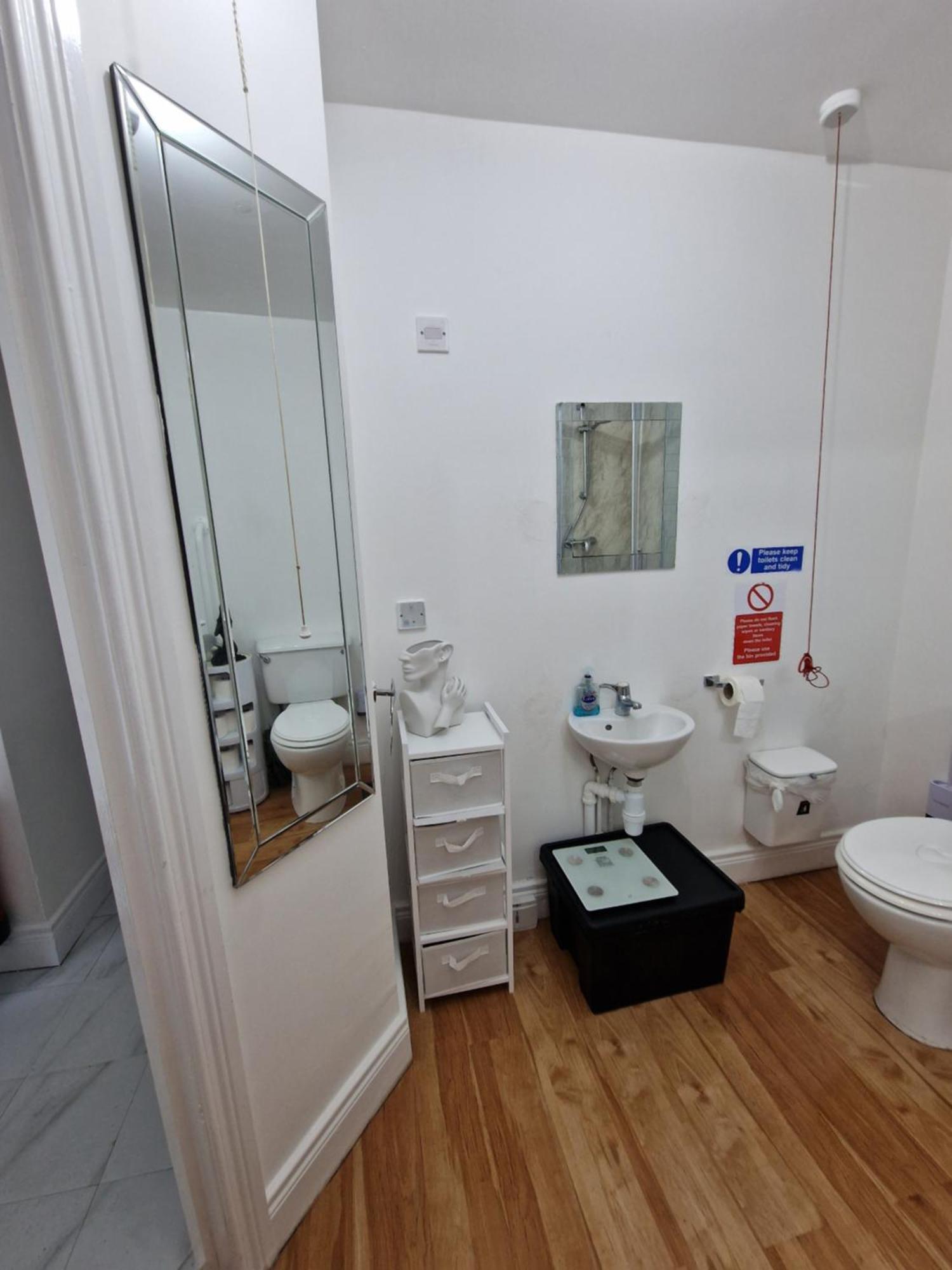 Ostello Aunty Katie'S House, Ni Tourist Board Certified & Located On The Main Oldpark Road To Belfast, With Free Continental Breakfast & Free Ultra Fast Sky Internet, Free Sky Sports & Free Sky Cinema, Self-Check In After 10Pm Gmt Esterno foto