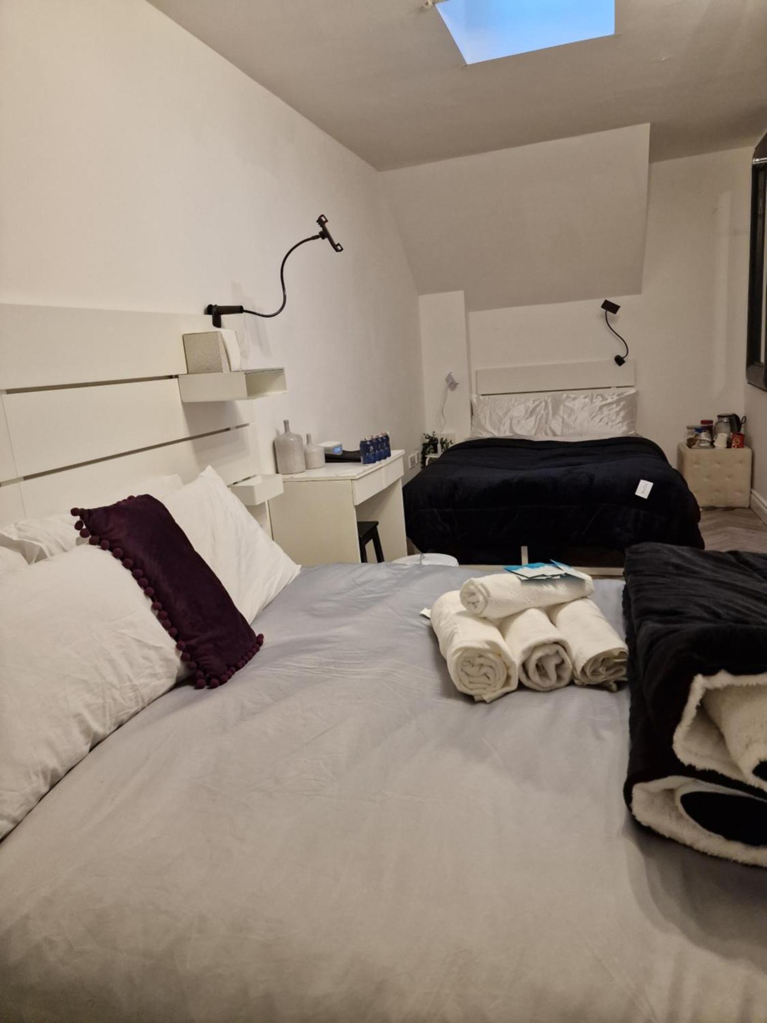 Ostello Aunty Katie'S House, Ni Tourist Board Certified & Located On The Main Oldpark Road To Belfast, With Free Continental Breakfast & Free Ultra Fast Sky Internet, Free Sky Sports & Free Sky Cinema, Self-Check In After 10Pm Gmt Esterno foto